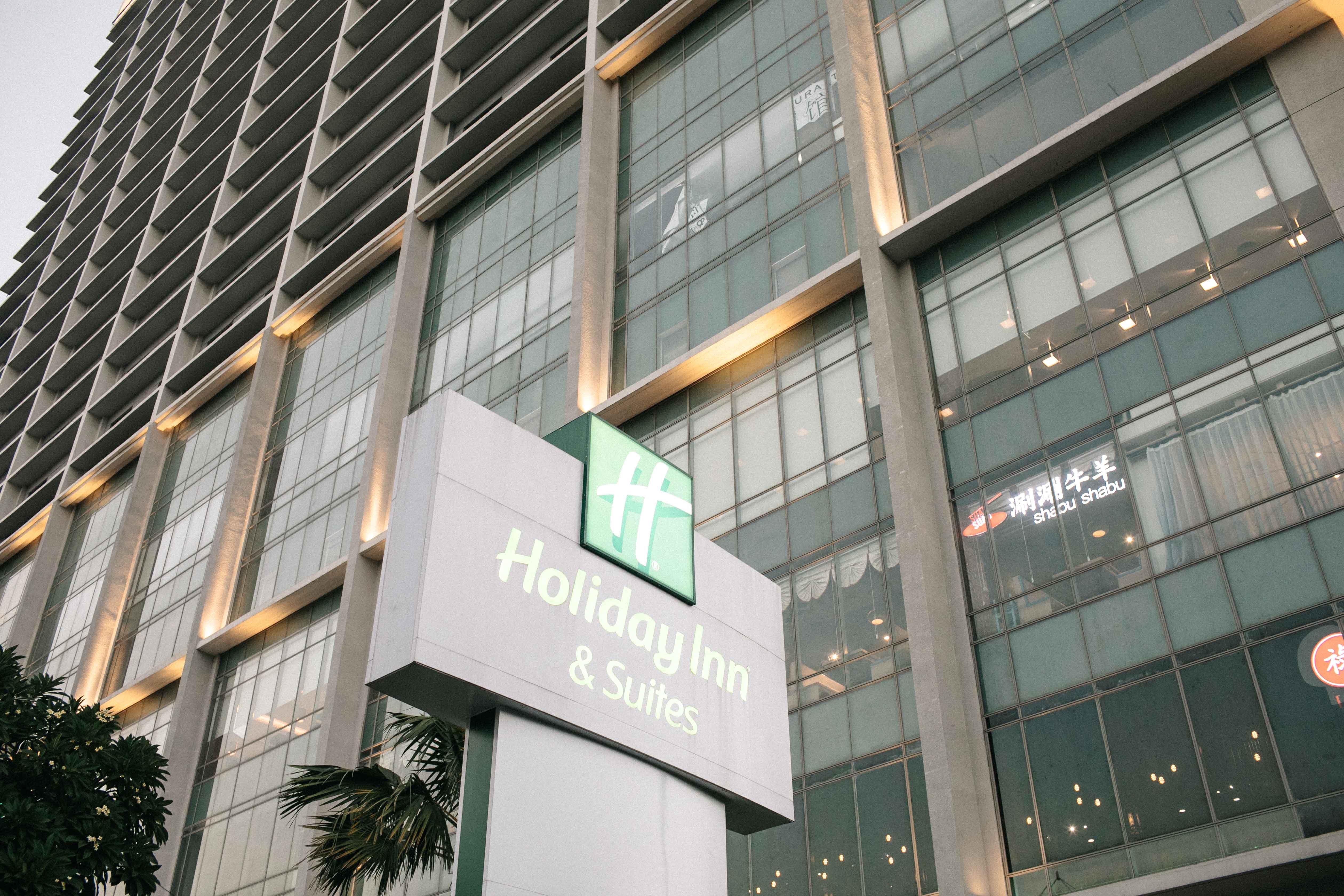 Holiday Inn & Suites Jakarta Gajah Mada, An Ihg Hotel Exterior foto